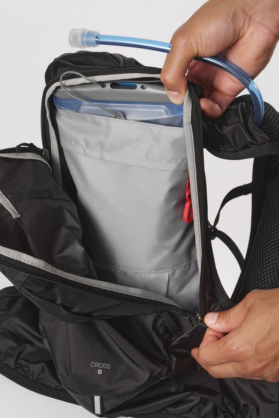 Salomon Cross 8 Daypack Black