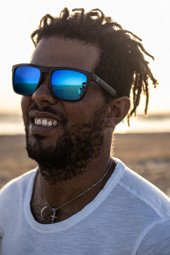SunGod Unisex Renegades Polarised Sunglasses Matte Black / Blue