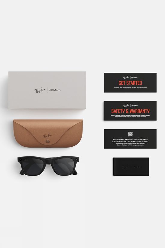 Ray-Ban Meta Wayfarer Sunglasses Shiny Black - Clear / Graphite Green Transitions