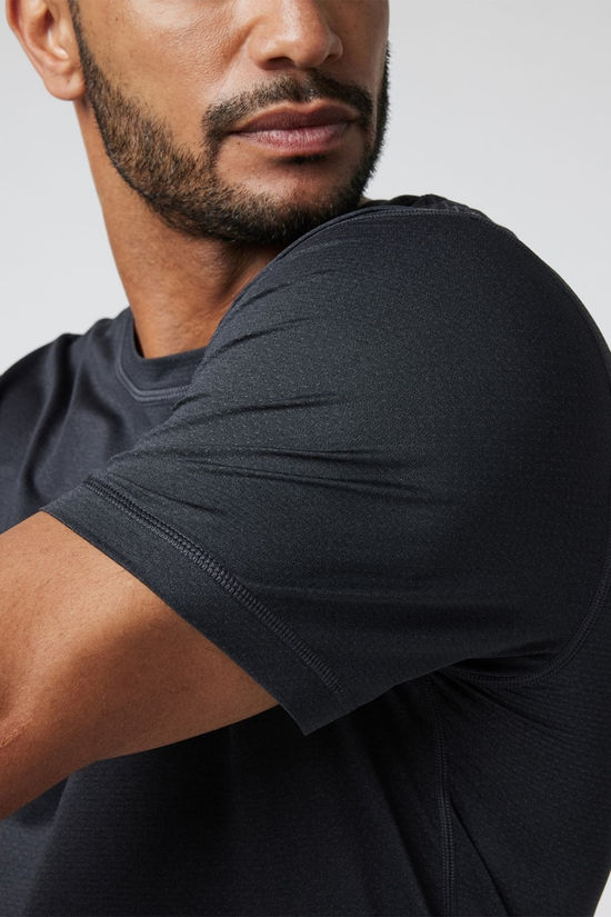 Vuori Mens Tradewind Performance 2.0 T-Shirt Black Heather